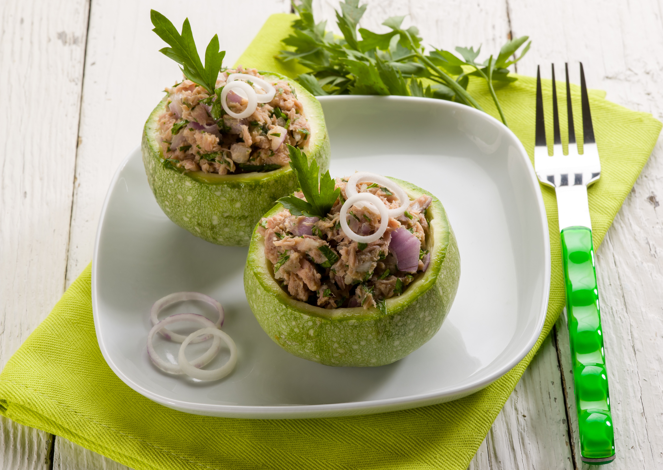 zucchinis stuffed with tuna and onions